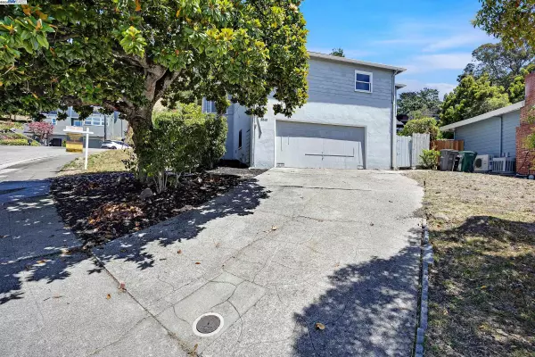 Oakland, CA 94602,5040 Pierpoint Ave