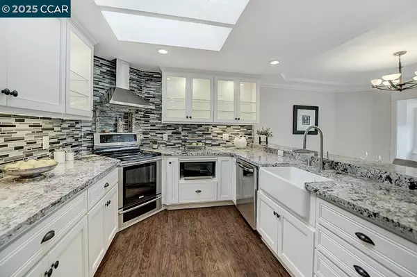 Walnut Creek, CA 94595,1232 Skycrest Dr #9