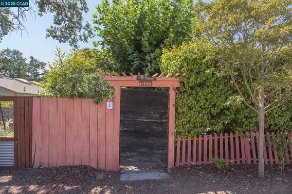 17190 Cedar Ave, Sonoma, CA 95476