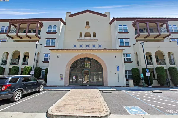 800 S Abel St #303, Milpitas, CA 95035