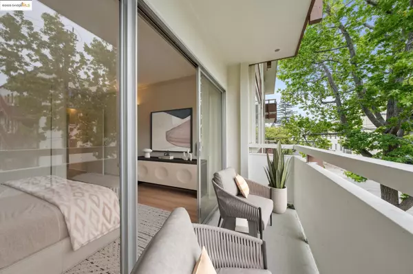 2601 College Ave #205, Berkeley, CA 94704