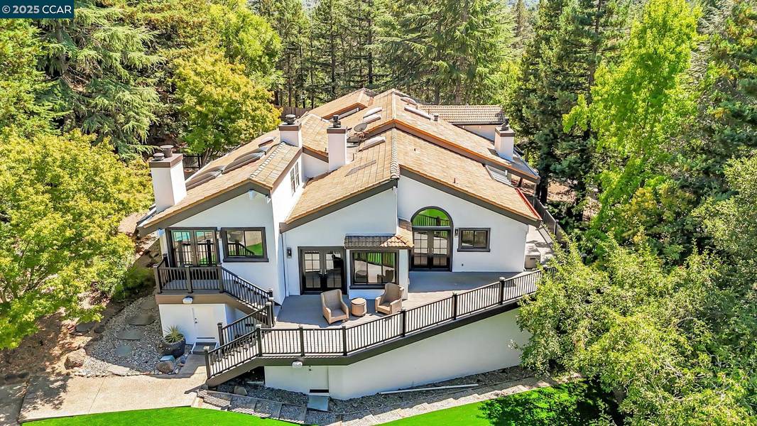 1108 Howard Hills Rd, Lafayette, CA 94549