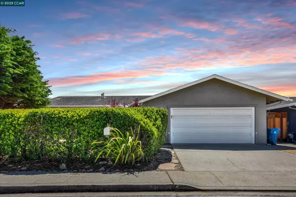 423 Casa Del Mar Dr, Half Moon Bay, CA 94019