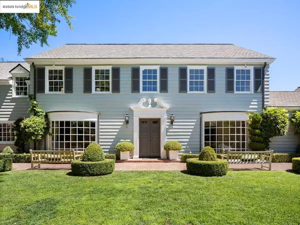 120 Hazel Ln, Piedmont, CA 94611