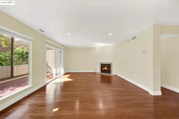 San Pablo, CA 94806,2121 Vale Rd #52