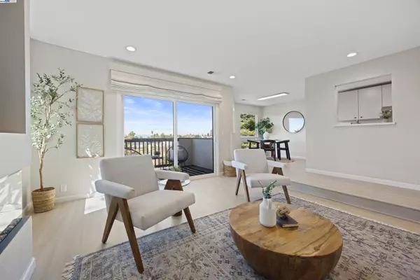 Hayward, CA 94546,21117 Gary Dr #105