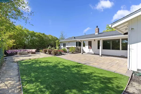 Moraga, CA 94556,33 Sullivan Dr