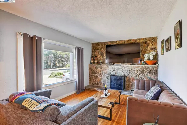 San Leandro, CA 94577,165 Sunnyside Dr