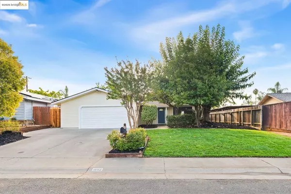 1602 Oak Tree DR,  Roseville,  CA 95661