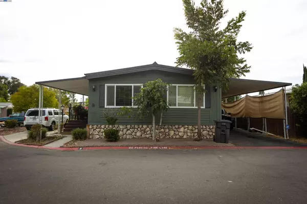 5100 N Highway 99 #8, Stockton, CA 95212