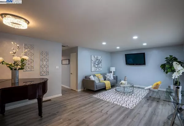 Fremont, CA 94538,40696 Robin St