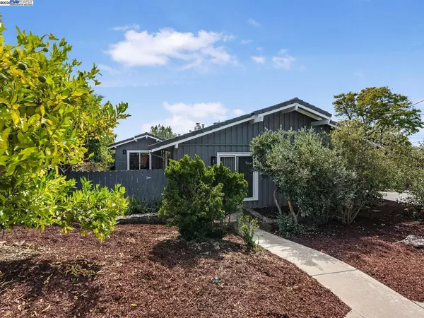 Hayward, CA 94542,26412 Chatham Ct