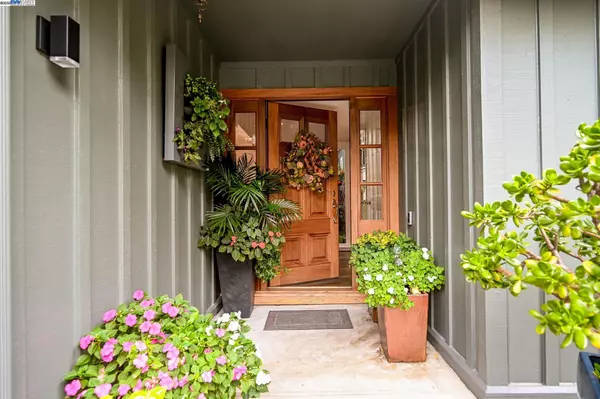 1844 Saint George Rd, Danville, CA 94526