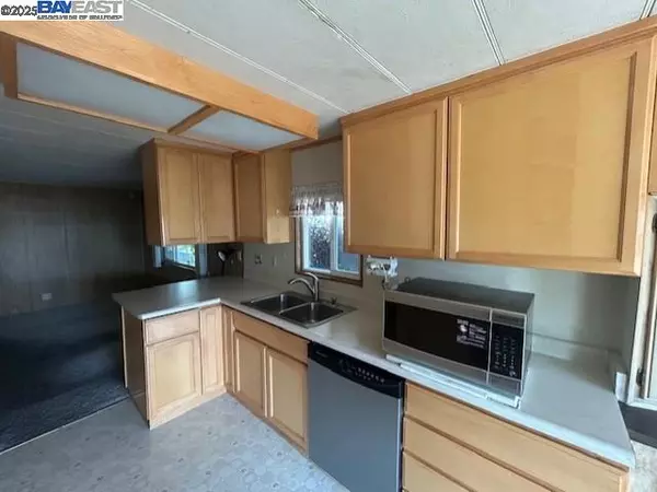 Hayward, CA 94544,1439 Almeria Drive