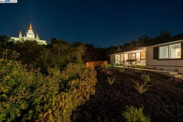 Oakland, CA 94602,2818 Steinmetz Way