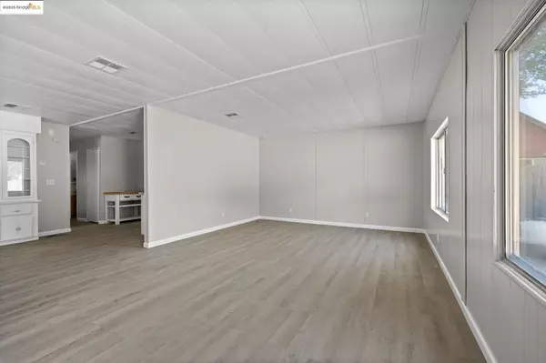 Big Oak Flat, CA 95305,11185 Black Rd