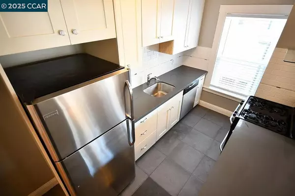 Berkeley, CA 94705,3040 Telegraph Ave #6