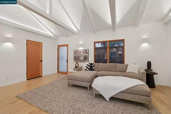 Berkeley, CA 94707,380 Vermont Ave