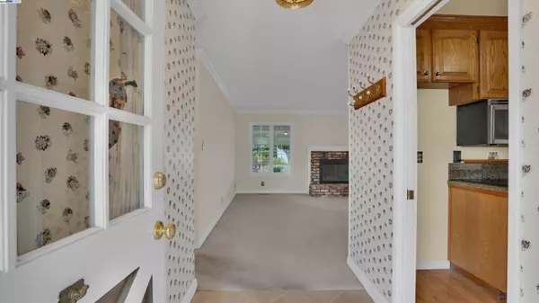 Pleasanton, CA 94566,389 Mavis Dr