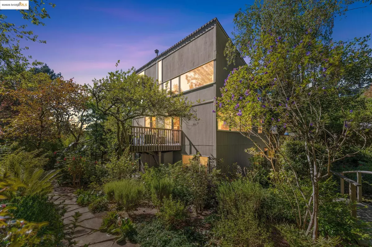 Berkeley, CA 94708,1540 SUMMIT ROAD