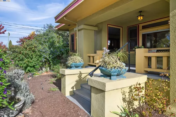 Alameda, CA 94501,1542 Broadway