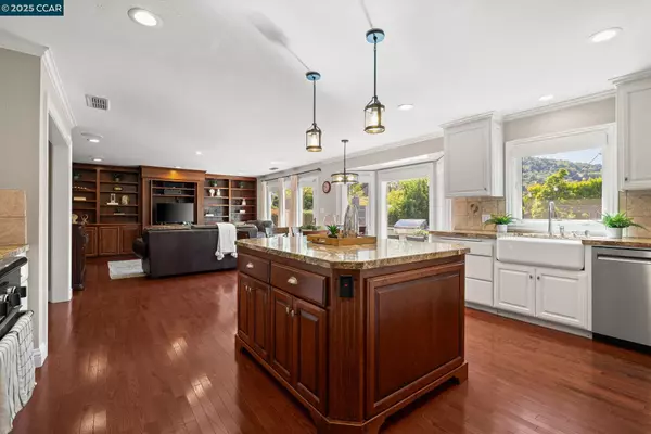 Moraga, CA 94556,125 Walford Dr