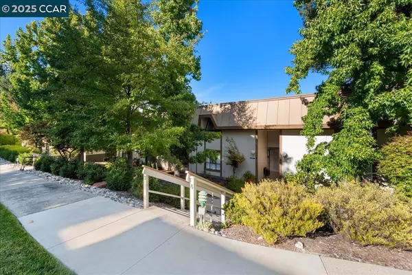 Walnut Creek, CA 94595,1317 Canyonwood Ct #4