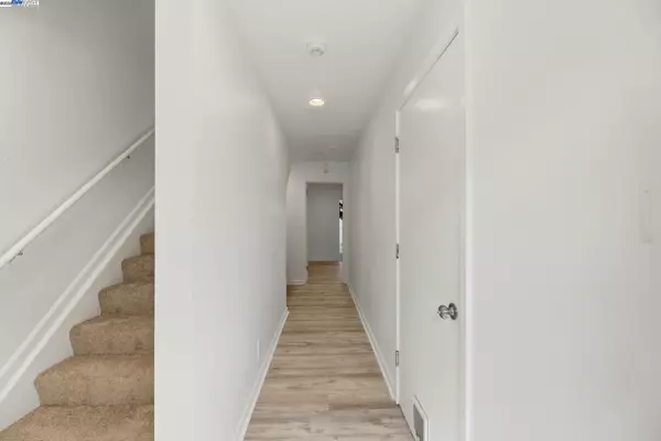 Oakland, CA 94605,9455 Macarthur Blvd