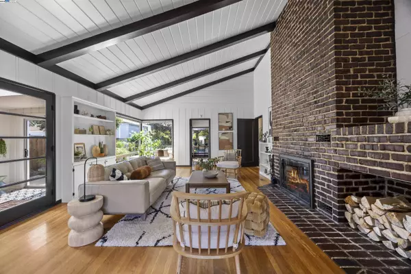 1553 Stafford Ave,  Hayward,  CA 94541