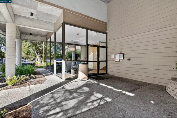 Walnut Creek, CA 94596,440 N Civic Dr #409