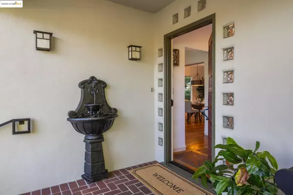 Piedmont, CA 94611,29 Cambridge Way