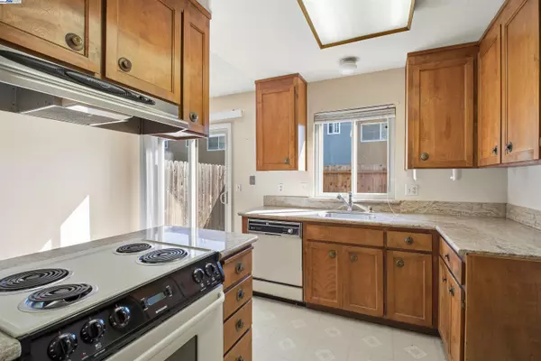 San Leandro, CA 94577,2246 Windlass Way