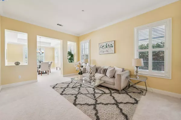 Hayward, CA 94542,35 Arundel Dr