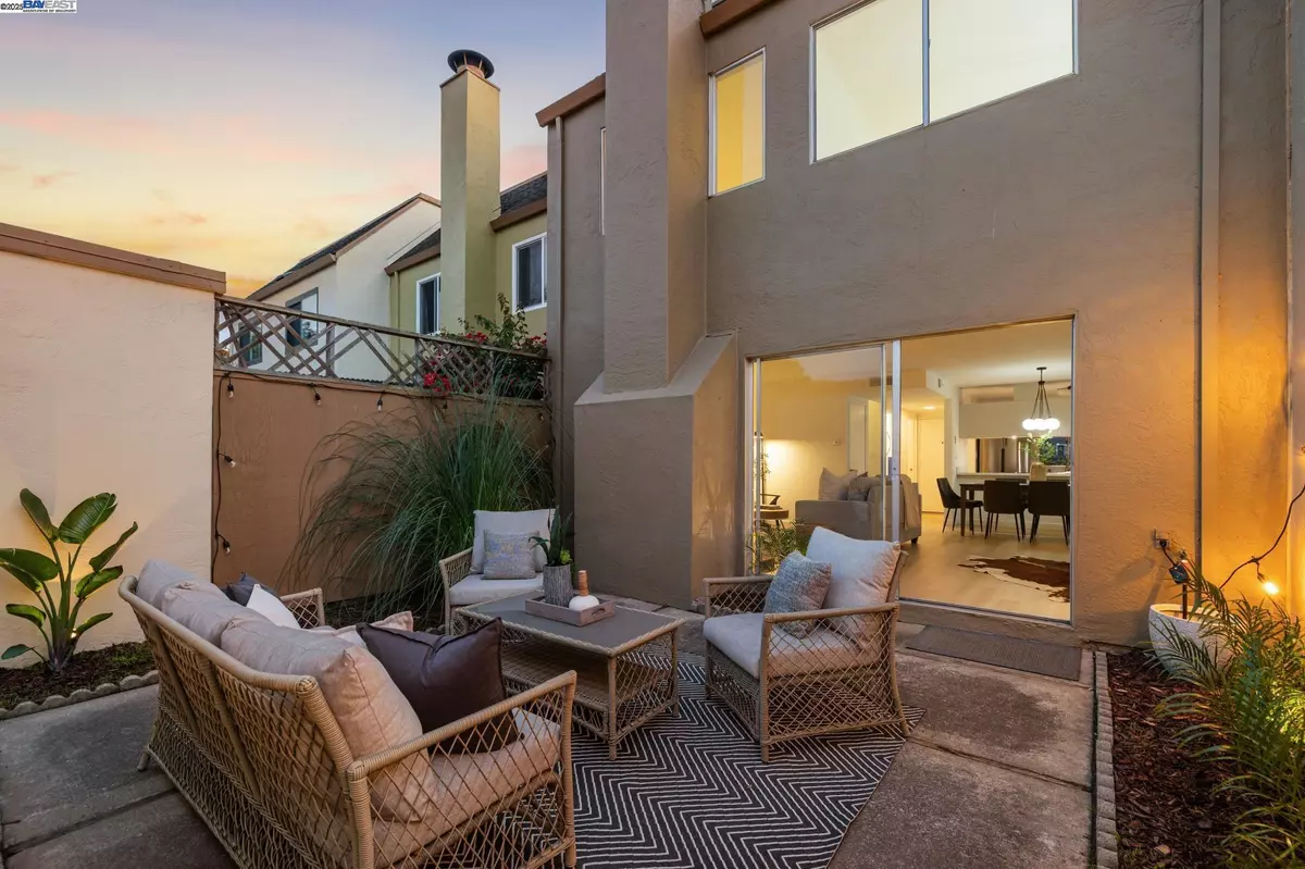 Alameda, CA 94502,3032 Linda Vista