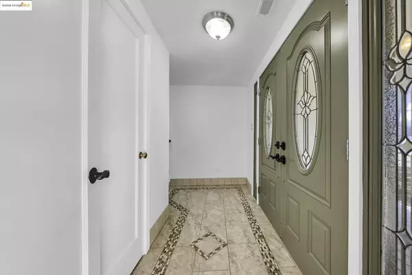 San Francisco, CA 94116,2470 43Rd Ave