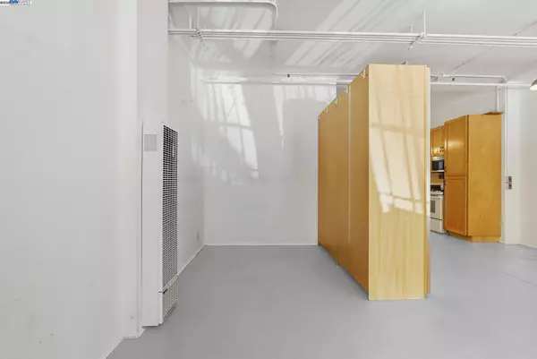 Oakland, CA 94609,730 29th Street #106