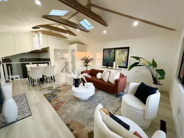 Oakland, CA 94605,2930 PARKER AVE