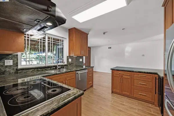 Newark, CA 94560,35524 Reymouth Dr