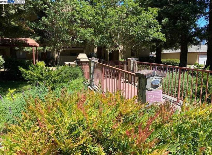 1310 Walden Rd #11, Walnut Creek, CA 94597