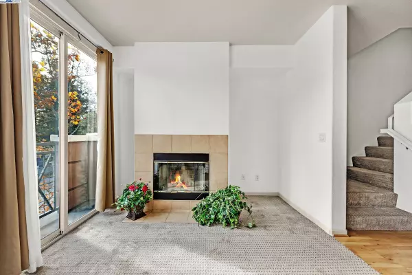 Hayward, CA 94541,710 City Walk Pl #4