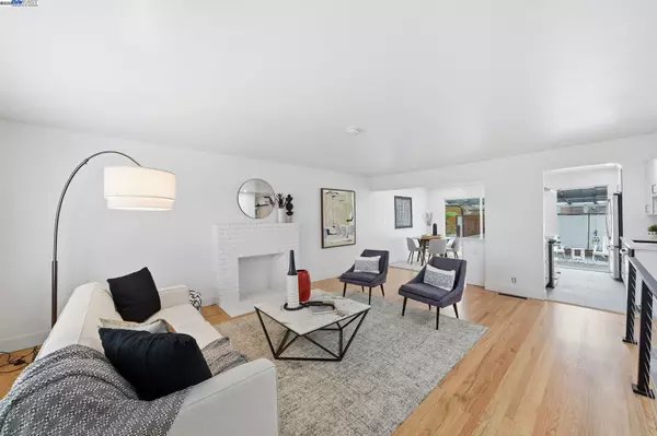 Hayward, CA 94541,24006 Azevedo Ave