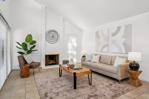 Alameda, CA 94502,3201 Fiji Lane