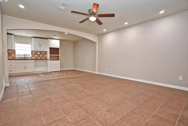 Oakley, CA 94561,974 Walnut Dr