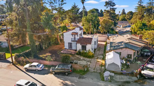 East Palo Alto, CA 94303,2081 Oakwood Dr