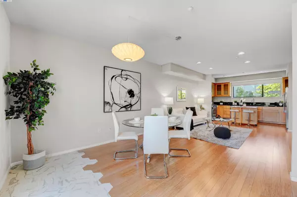 Emeryville, CA 94608,1220 66Th St