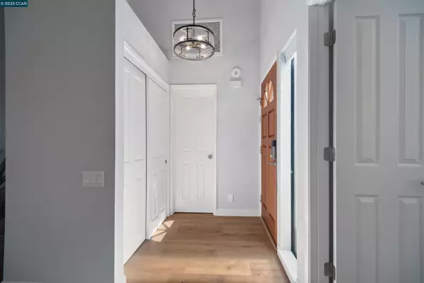 Moraga, CA 94556,1541 Moraga Way