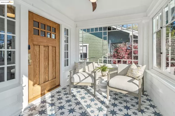 Oakland, CA 94618,5522 Taft Ave