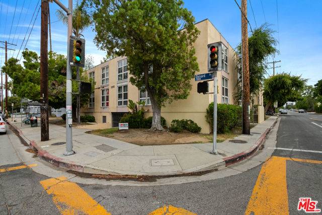 13101 Oxnard Street, Van Nuys (los Angeles), CA 91401