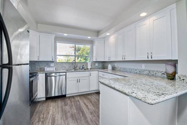 6677 Paseo Del Norte #B, Carlsbad, CA 92011