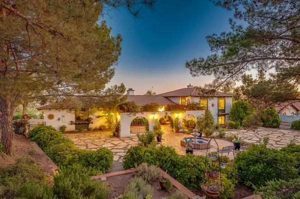 2763 W Victoria Dr, Alpine, CA 91901